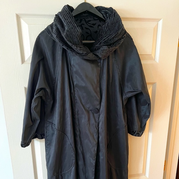 Mycra Pac Designer Black Art-Wear Velvet Printing Rain-Coat Jacket & Bag - Picture 1 of 6